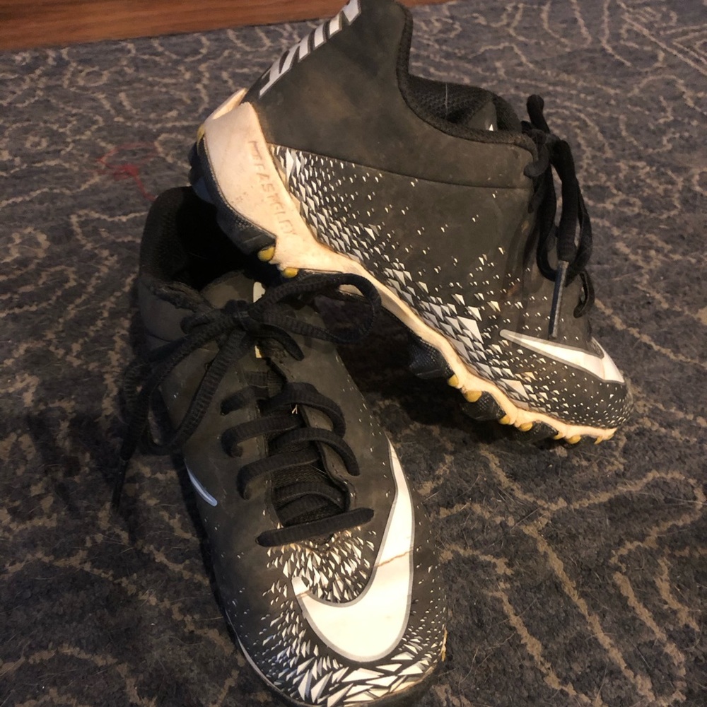Black Nike VPR baseball cleats. Size 1.